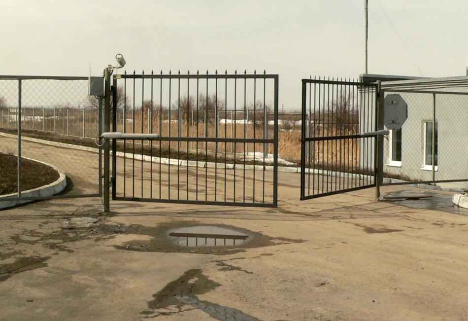 Ворота с калиткой решетчатые