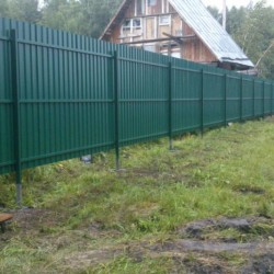Забор из профлиста MG Высотой 2,5 м.